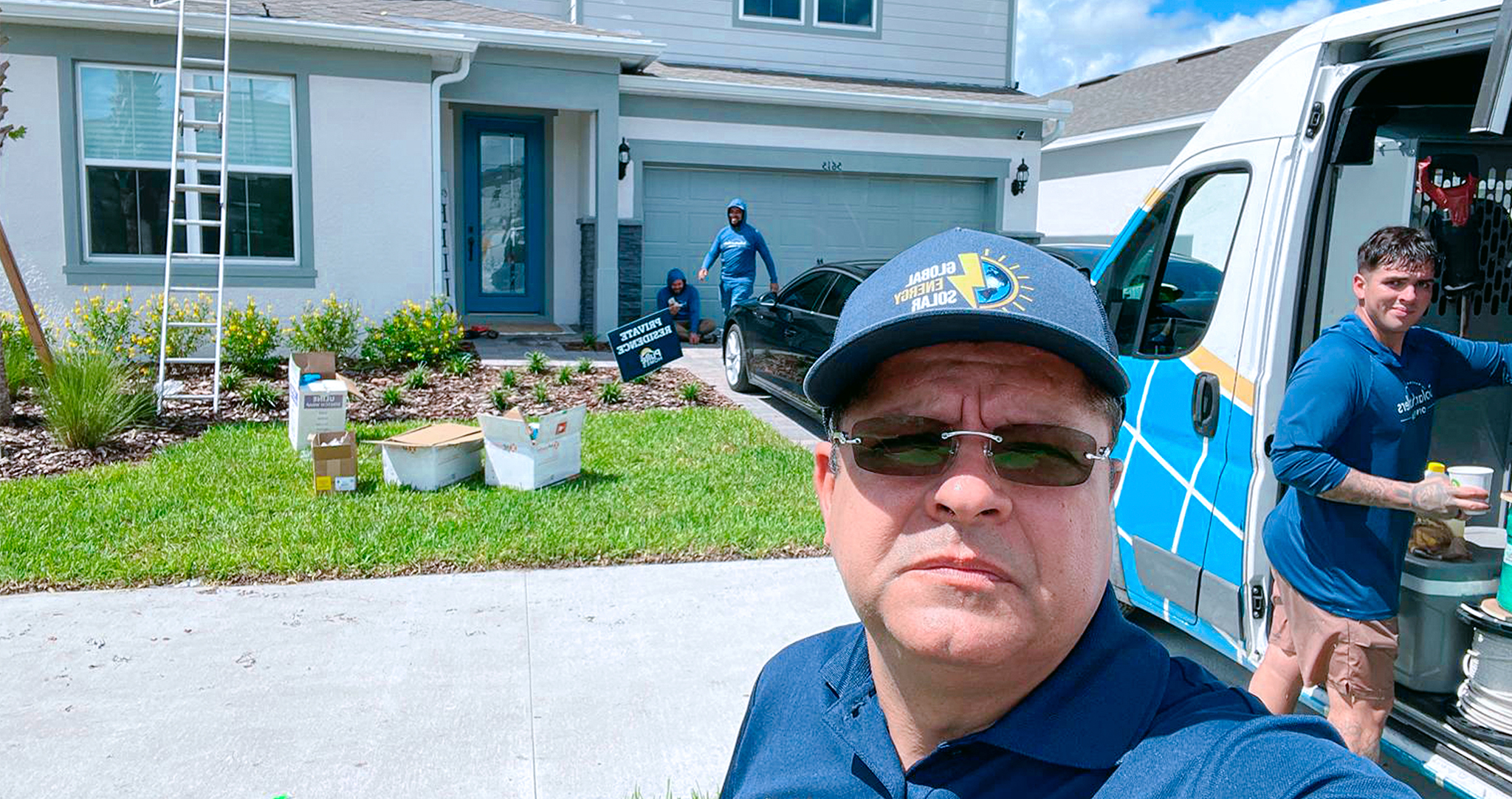 equipo de trabajadores global energy solar